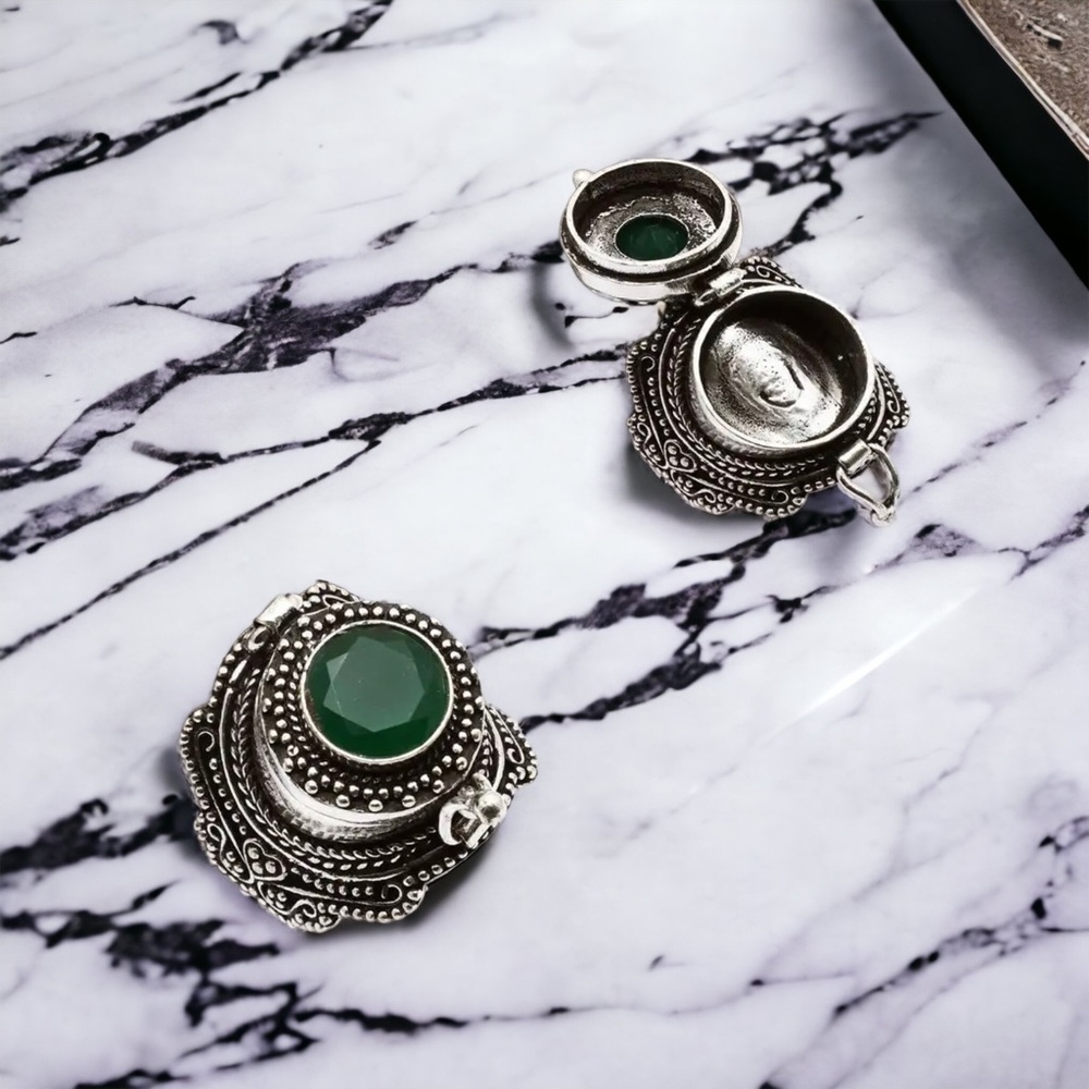 #451 Green Onyx Handcrafted Poison ☠️ Ring 💍 Size 9 NWOT